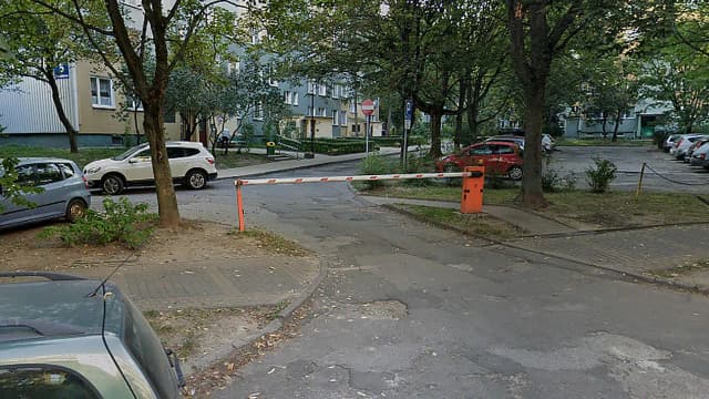 Jak otworzyć szlaban na osiedlu - proste metody i rozwiązania problemów